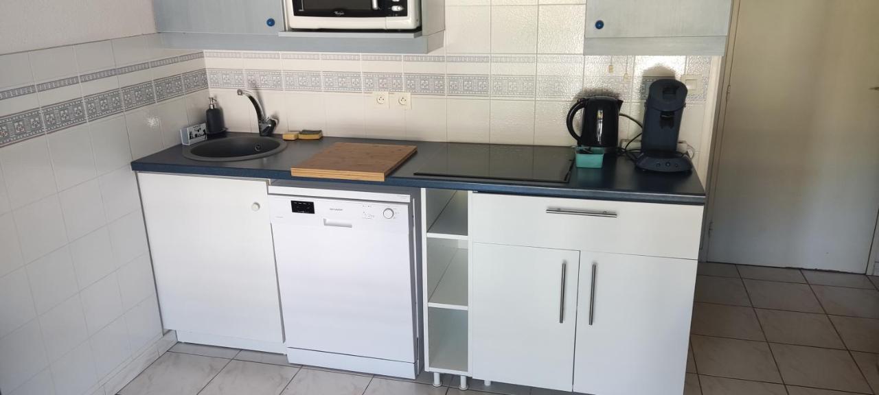 Appartement T2 Climatise Dans Residence Calme Кавалере-сюр-Мер Екстериор снимка
