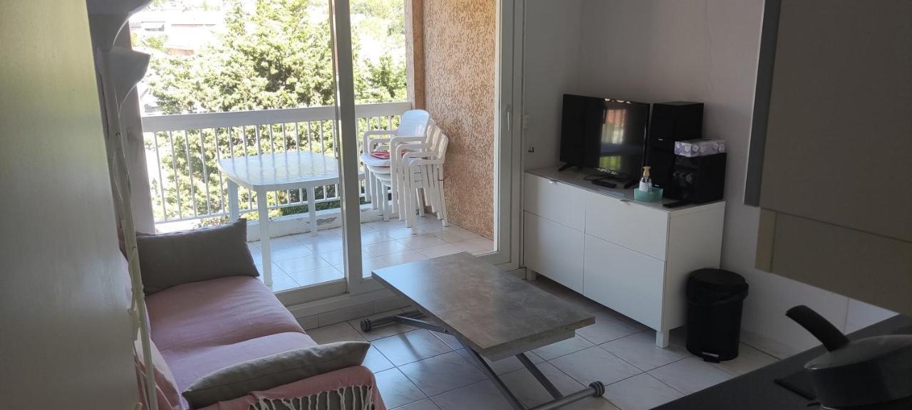 Appartement T2 Climatise Dans Residence Calme Кавалере-сюр-Мер Екстериор снимка