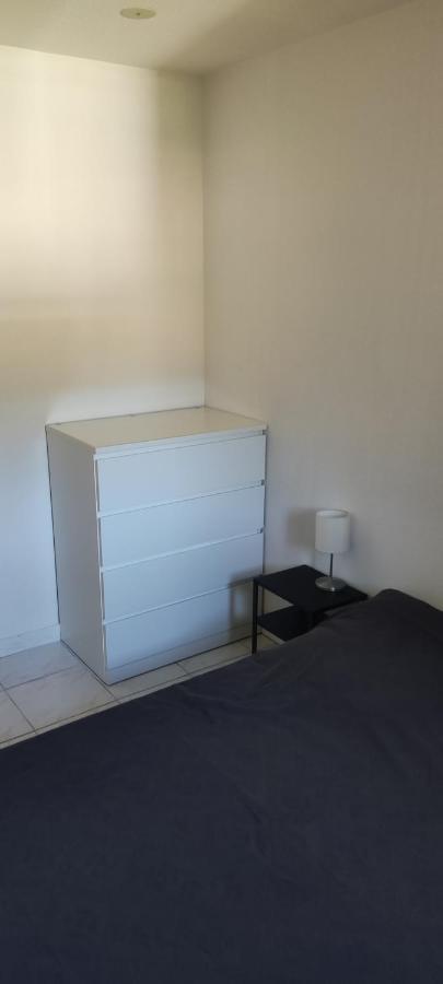 Appartement T2 Climatise Dans Residence Calme Кавалере-сюр-Мер Екстериор снимка